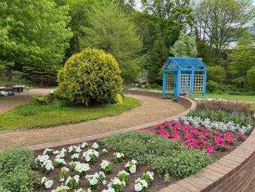 マウレの庭 植栽作業